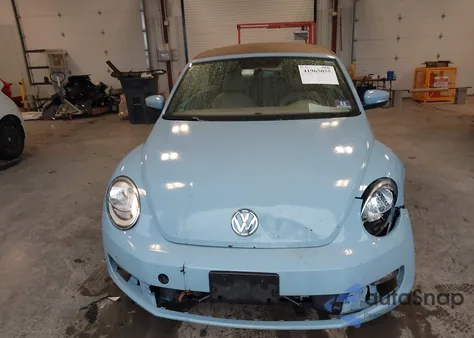2013 Volkswagen Beetle 2.5L z USA, uszkodzony, nr VIN 3VW5P7ATXDM825773